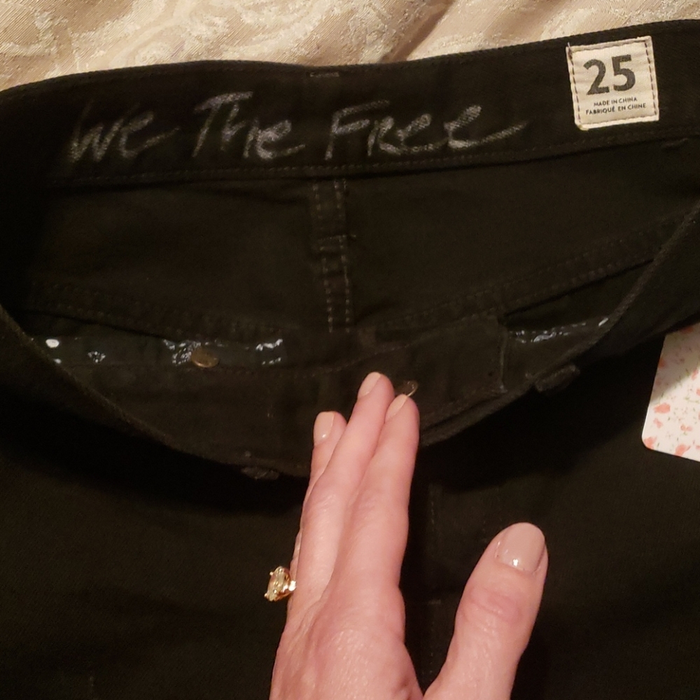 FREE PEOPLE SOFIA DISTRESSED JEAN SHORTS - Picture 6 of 6